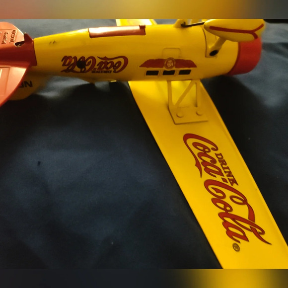 Coca-Cola plane bank - Picture 5 of 7